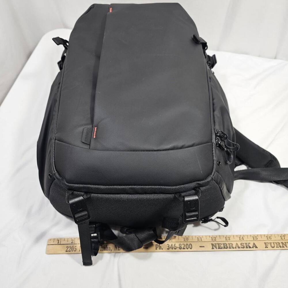 ULANZI BP09 Camera Backpack Versatile Camera Travel Bag 22L Capacity - Picture 13 of 13